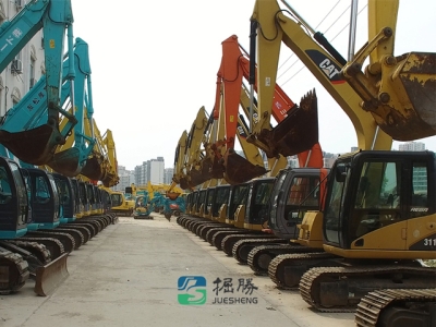 Продажи экскаваторов в ноябре превысили ожидания