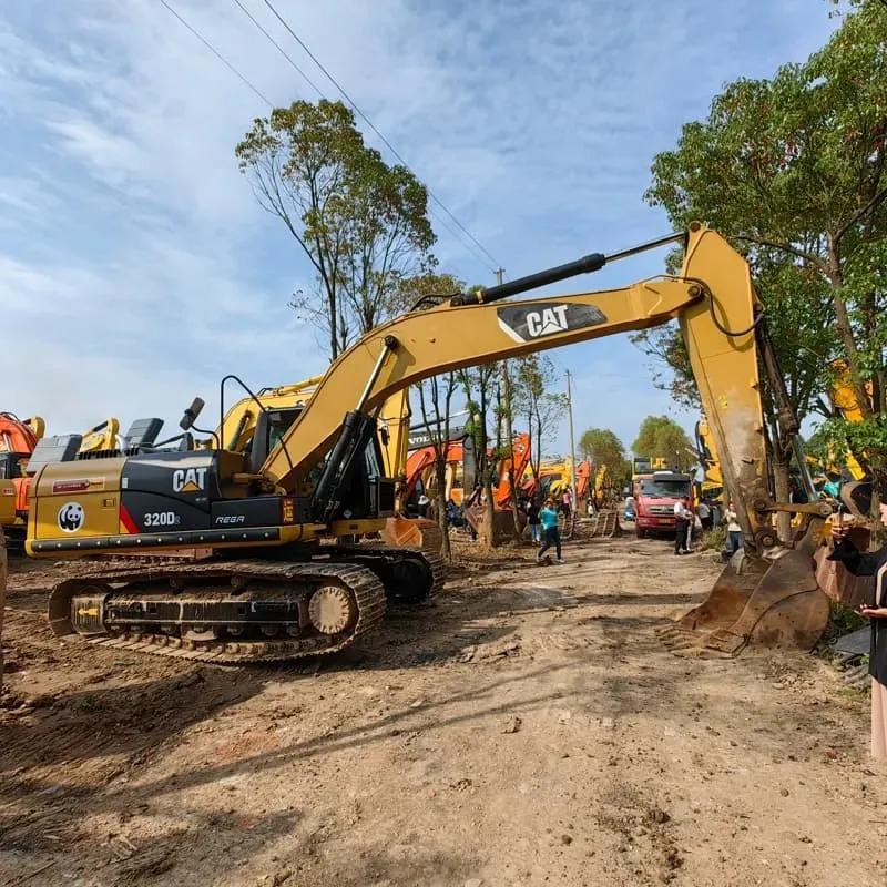 UsedCaterpillar 320D2Экскаватор