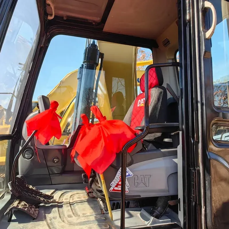 UsedCaterpillar 320D2Экскаватор
