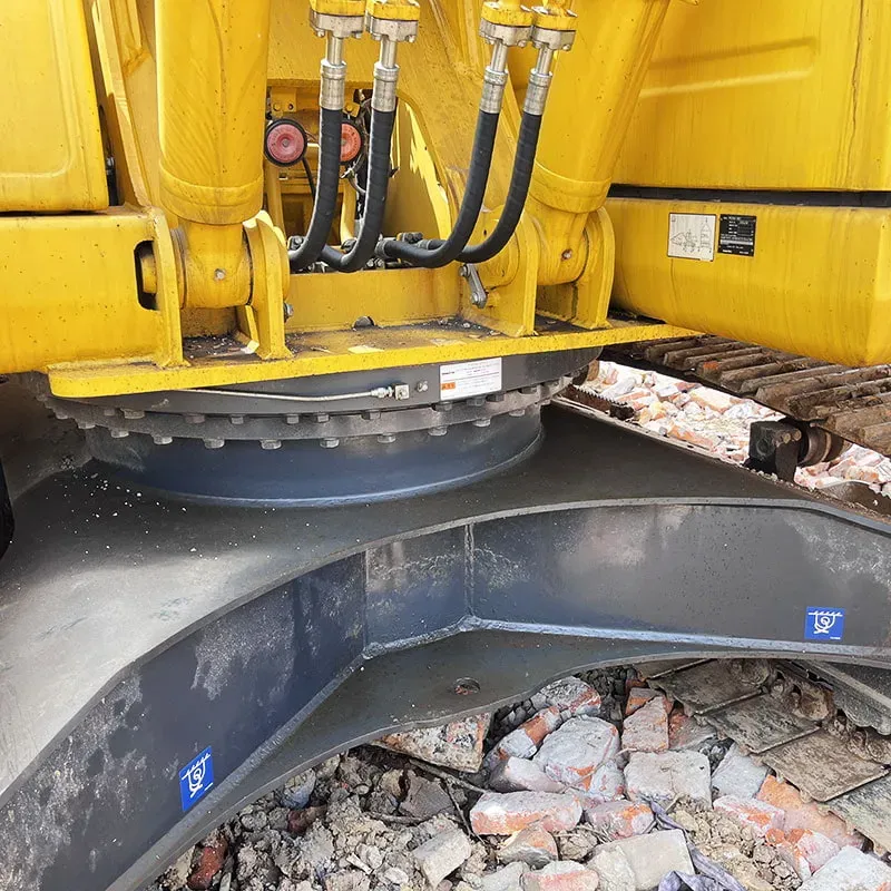 UsedKomatsu 200-8Экскаватор