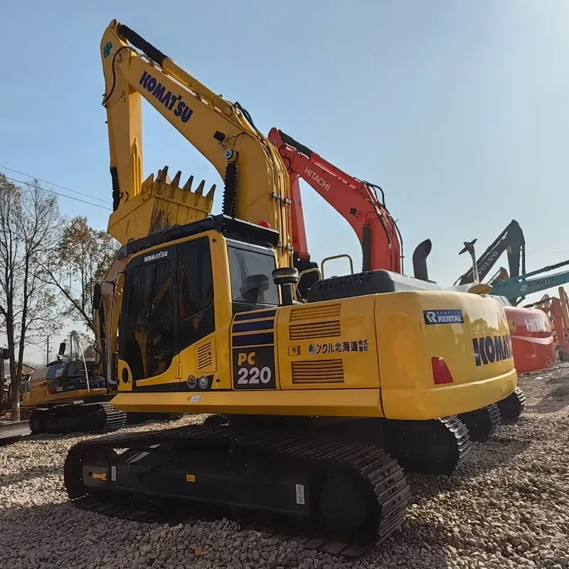 Used Komatsu 220-8N1 excavator