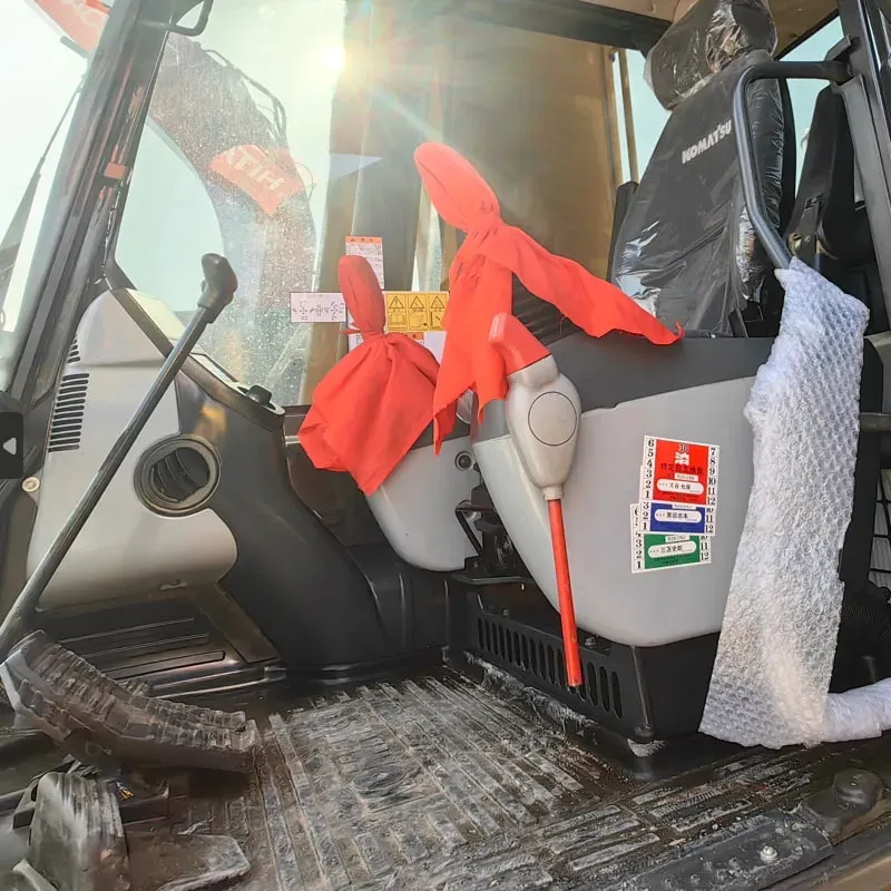 UsedKomatsu 220-8N1Excavator