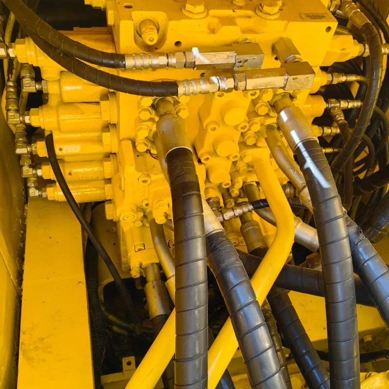 UsedKomatsu 220-8N1Excavator