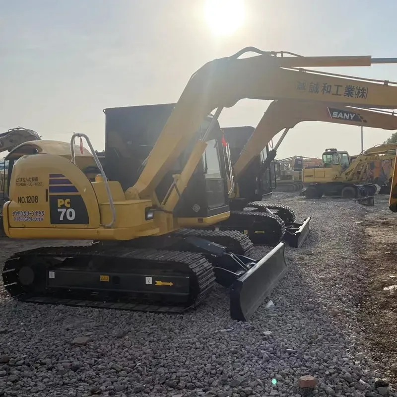 UsedKomatsu 70-8Экскаватор