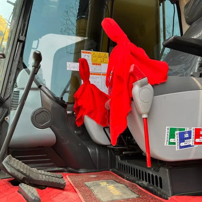 UsedKomatsu 220-8Экскаватор