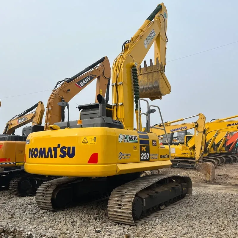 UsedKomatsu 220-8Экскаватор