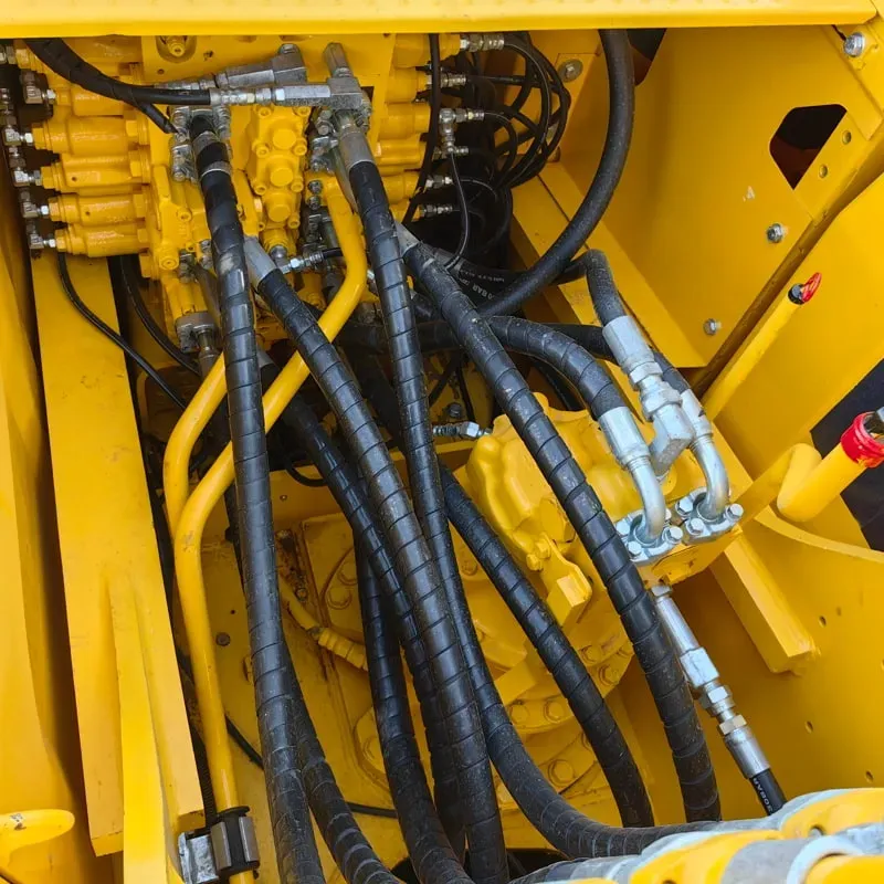 UsedKomatsu 220-8N1Excavator