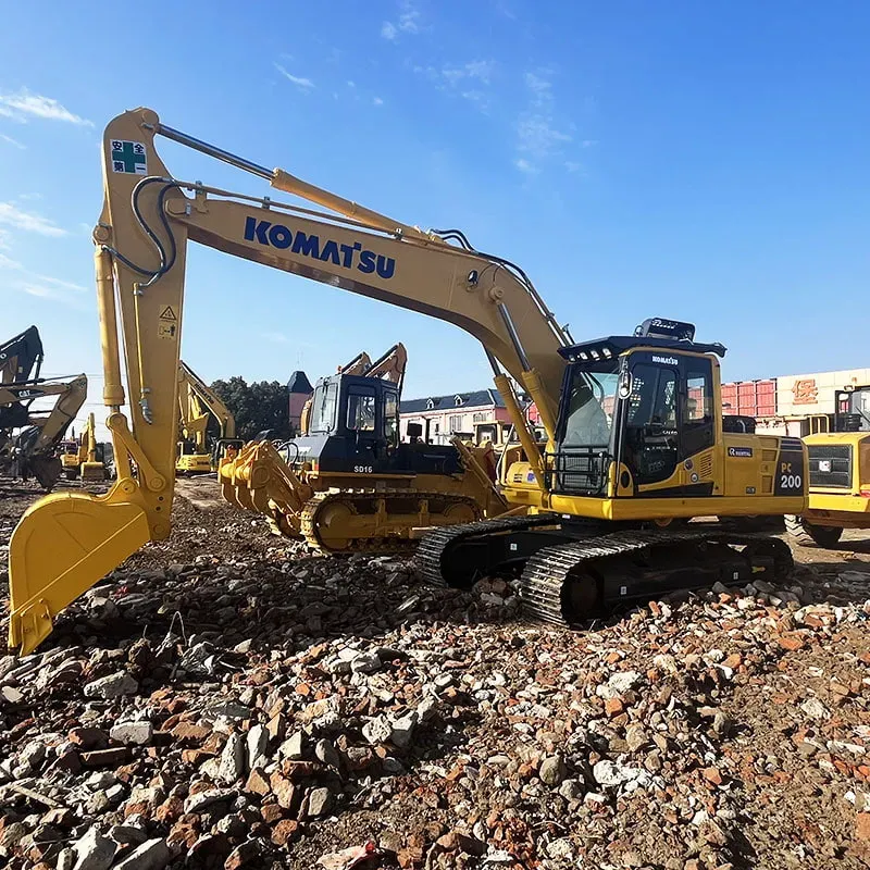 Used Komatsu 200-8MO excavator