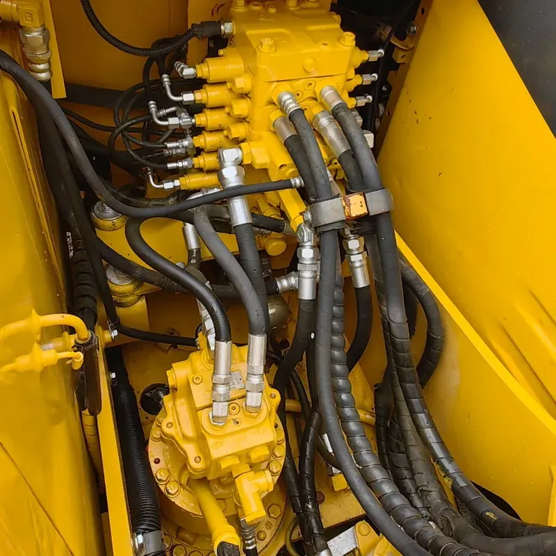UsedKomatsu 130-7Экскаватор