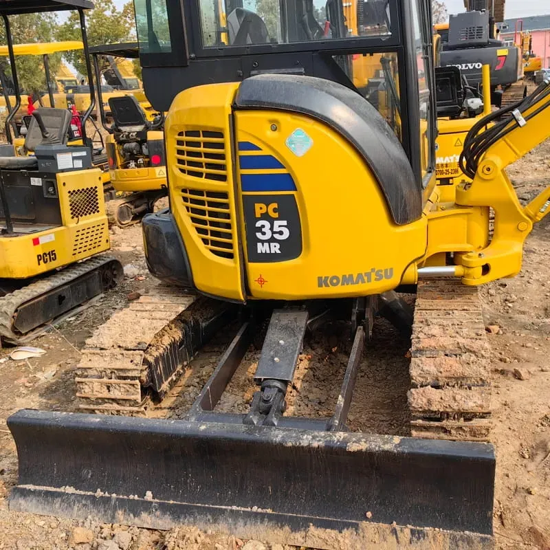 UsedKomatsu 35Экскаватор