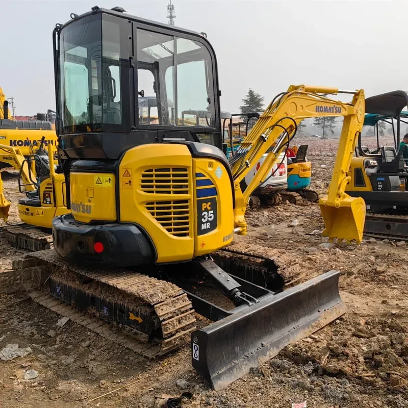 UsedKomatsu 35Экскаватор