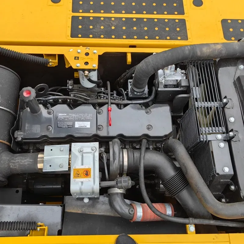 UsedKomatsu 220-8Excavator