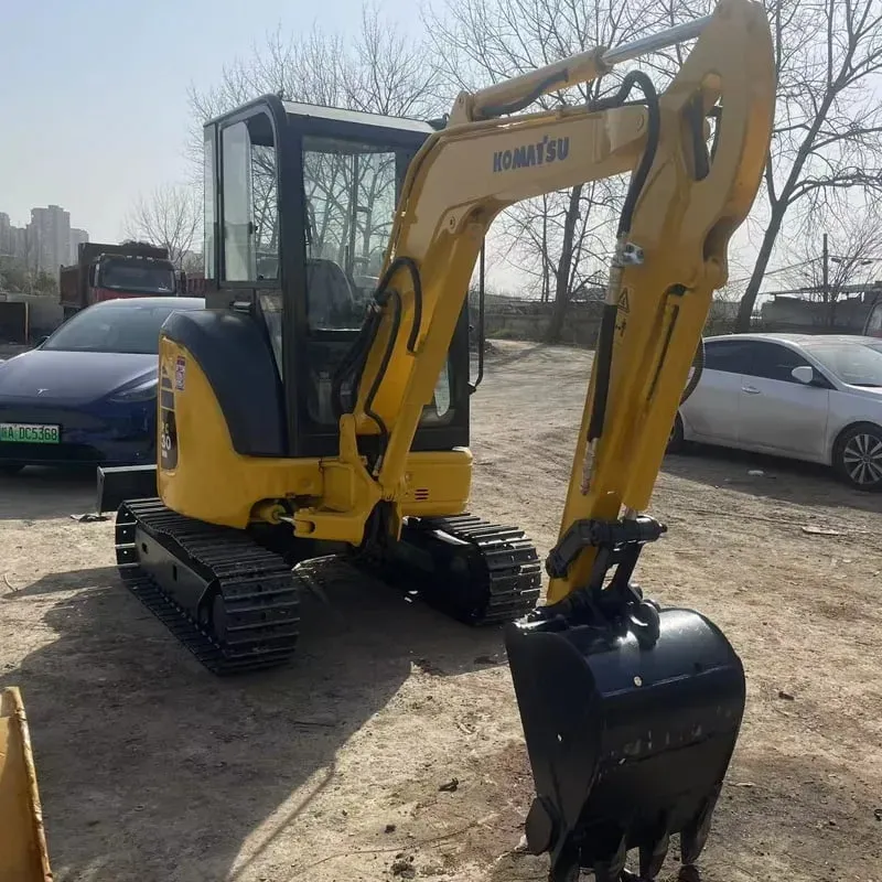 UsedKomatsu 30Экскаватор