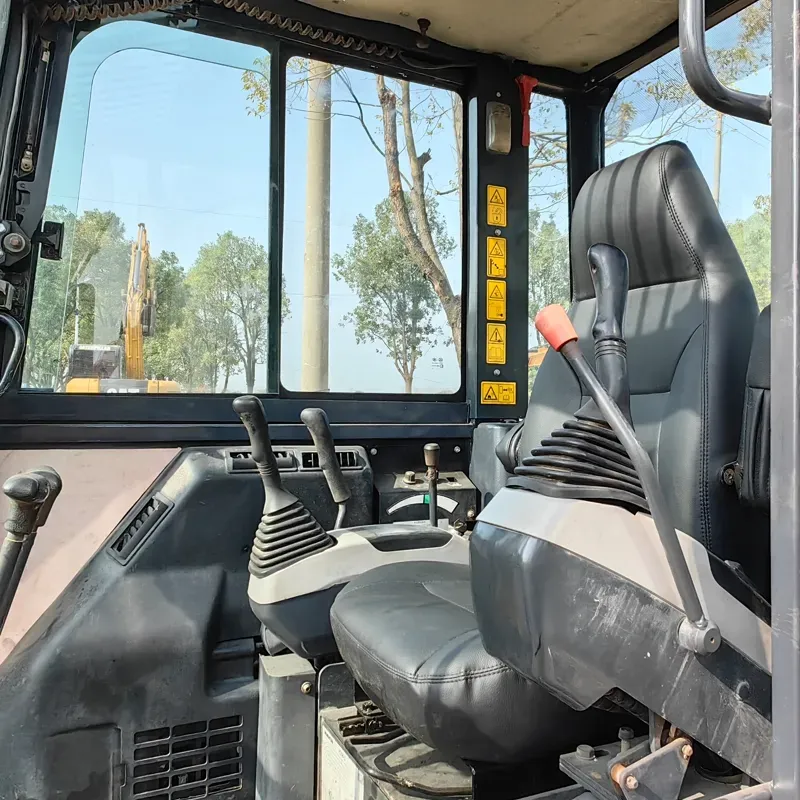 UsedKomatsu 56-7Экскаватор