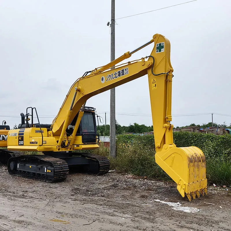 Used Komatsu 200-8 excavator