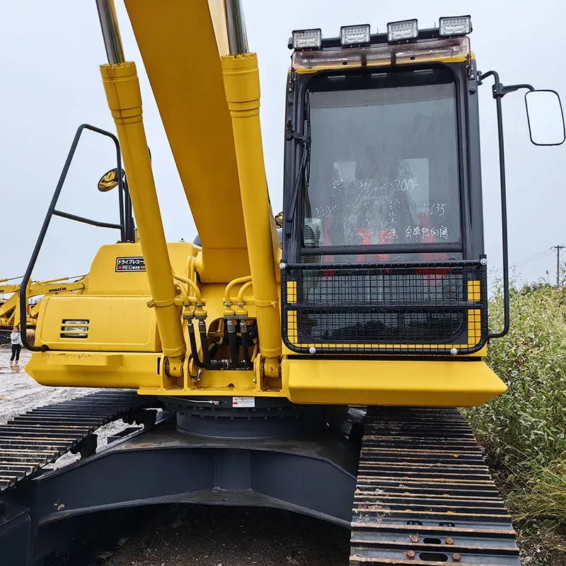 UsedKomatsu 200-8Excavator