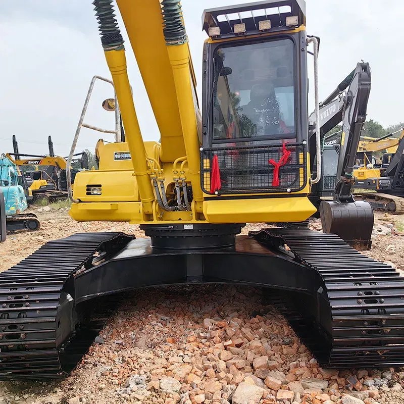 UsedKomatsu 220-8Excavator