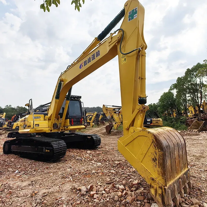 UsedKomatsu 220-8Excavator