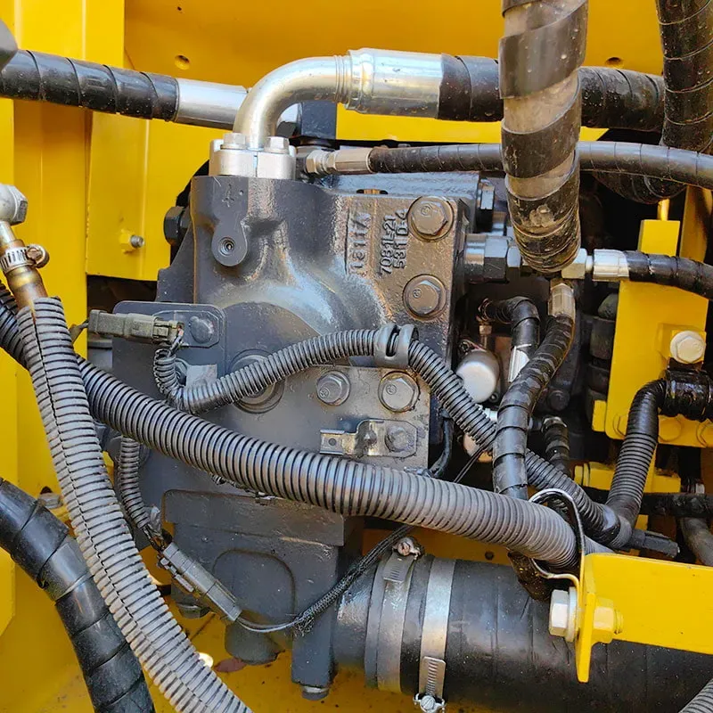 UsedKomatsu 130-7Экскаватор
