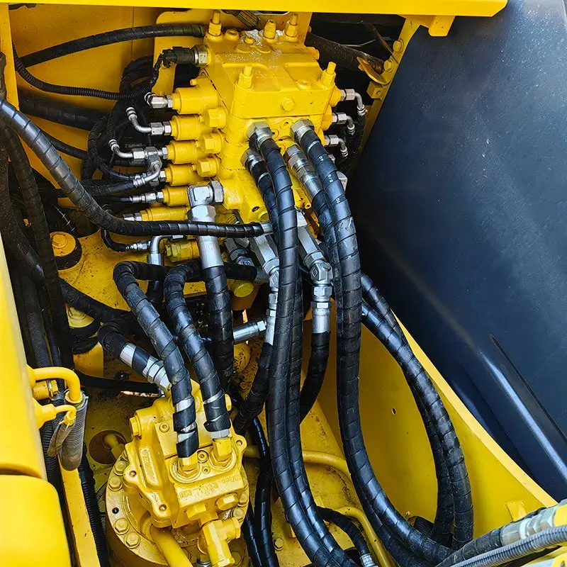 UsedKomatsu 130-7Экскаватор