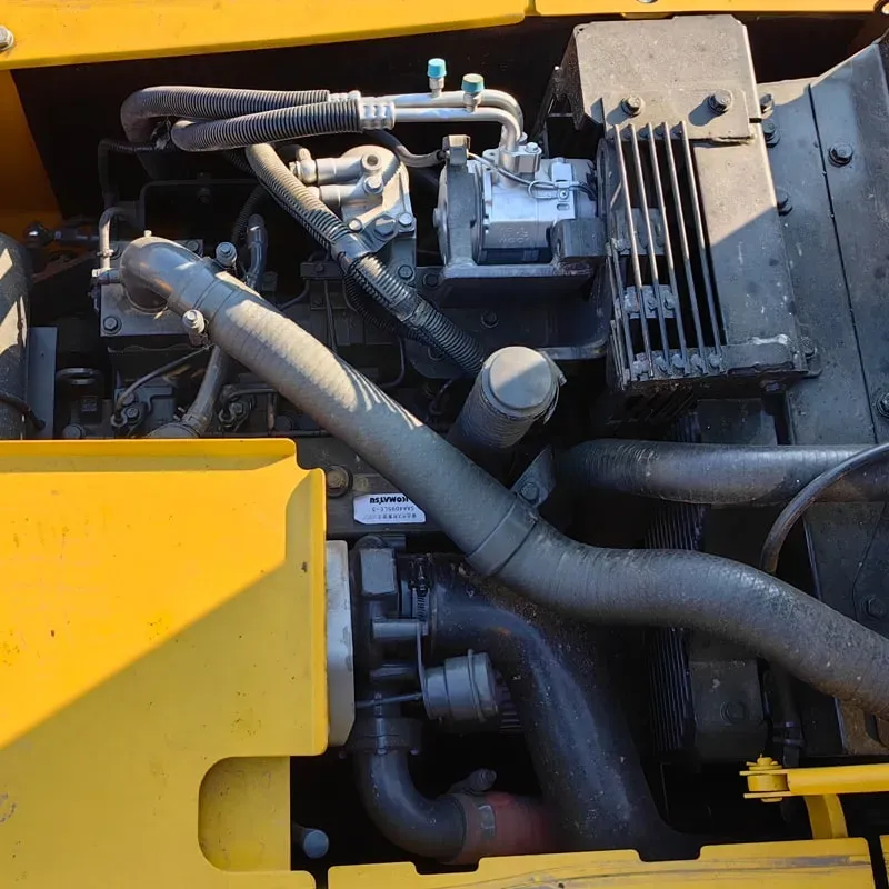UsedKomatsu 130-7Экскаватор