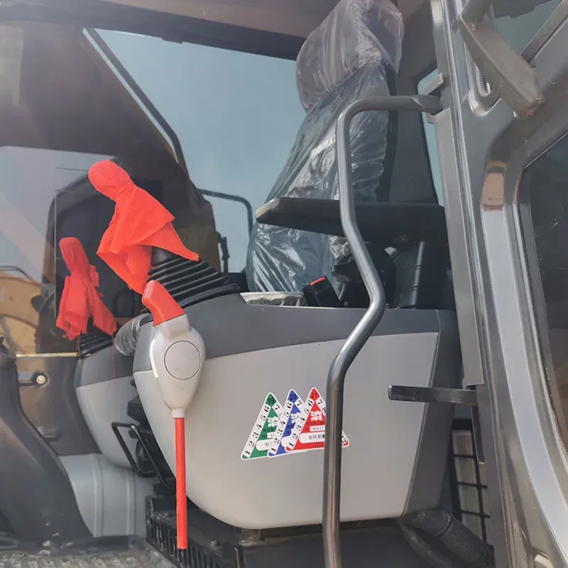 UsedKomatsu 220-8Экскаватор