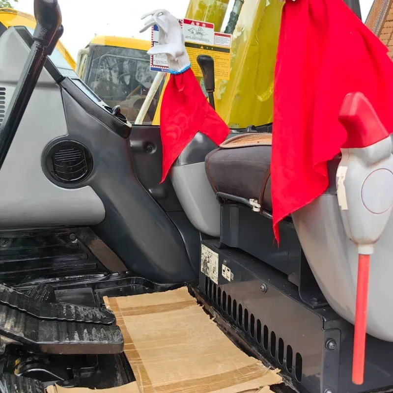 UsedKomatsu 70-8Экскаватор