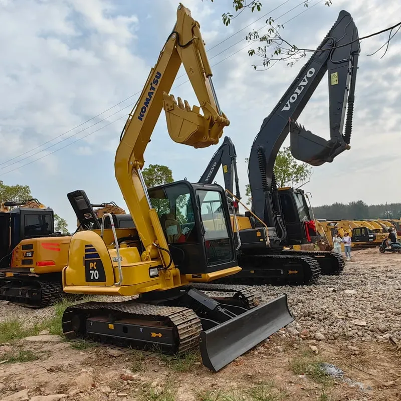 UsedKomatsu 70-8Экскаватор