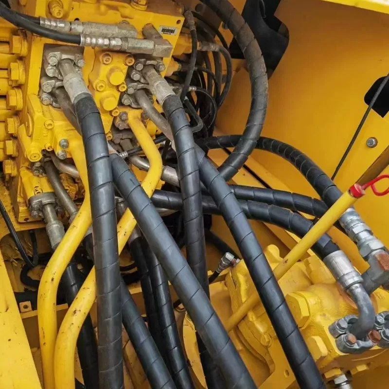 UsedKomatsu 200-8Экскаватор