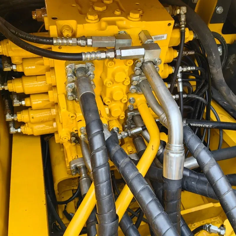 UsedKomatsu 200-8Экскаватор