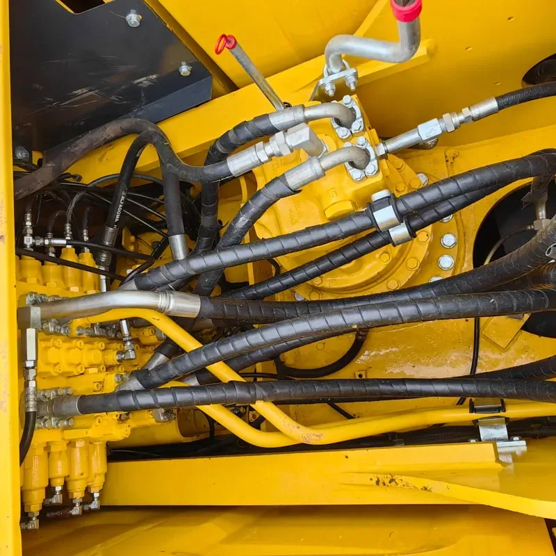 UsedKomatsu 200-8Экскаватор