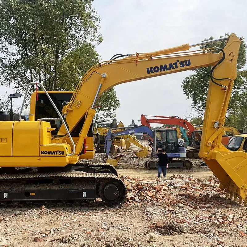 UsedKomatsu 120-8Экскаватор