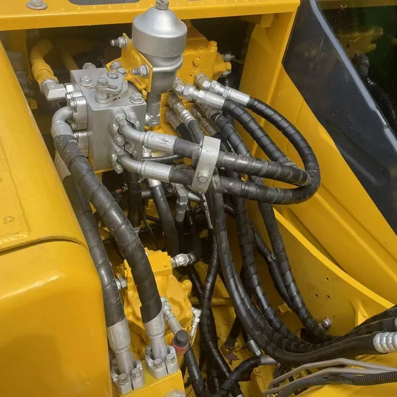 UsedKomatsu 120-8Экскаватор