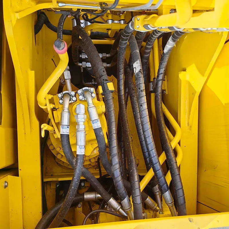 UsedKomatsu 200-8Экскаватор