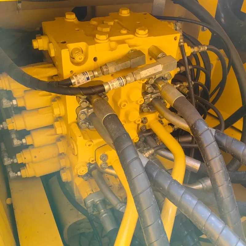 UsedKomatsu 200-8Экскаватор