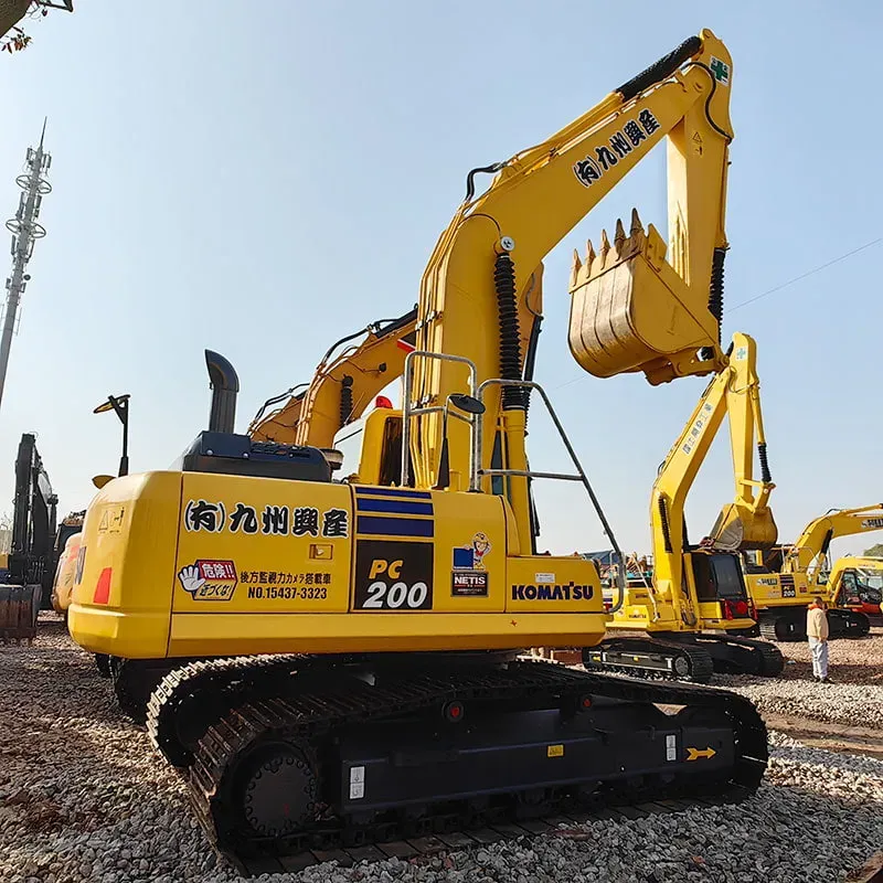 UsedKomatsu 200-8Экскаватор
