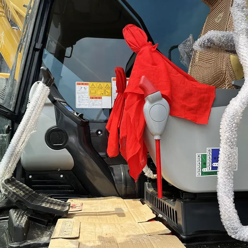 UsedKomatsu 210-8Excavator