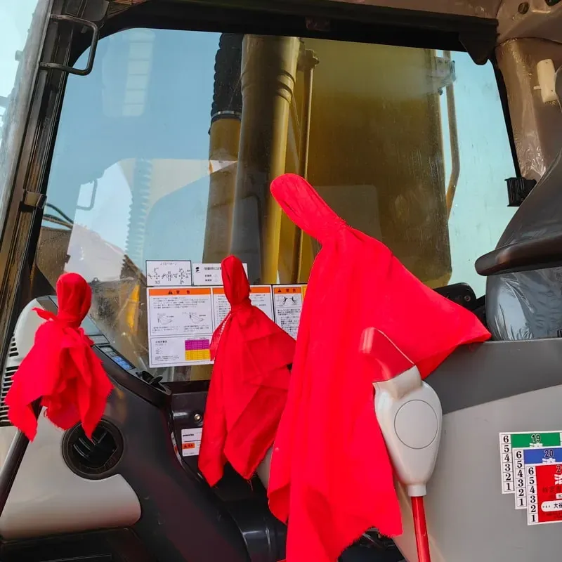 UsedKomatsu 200-8Экскаватор