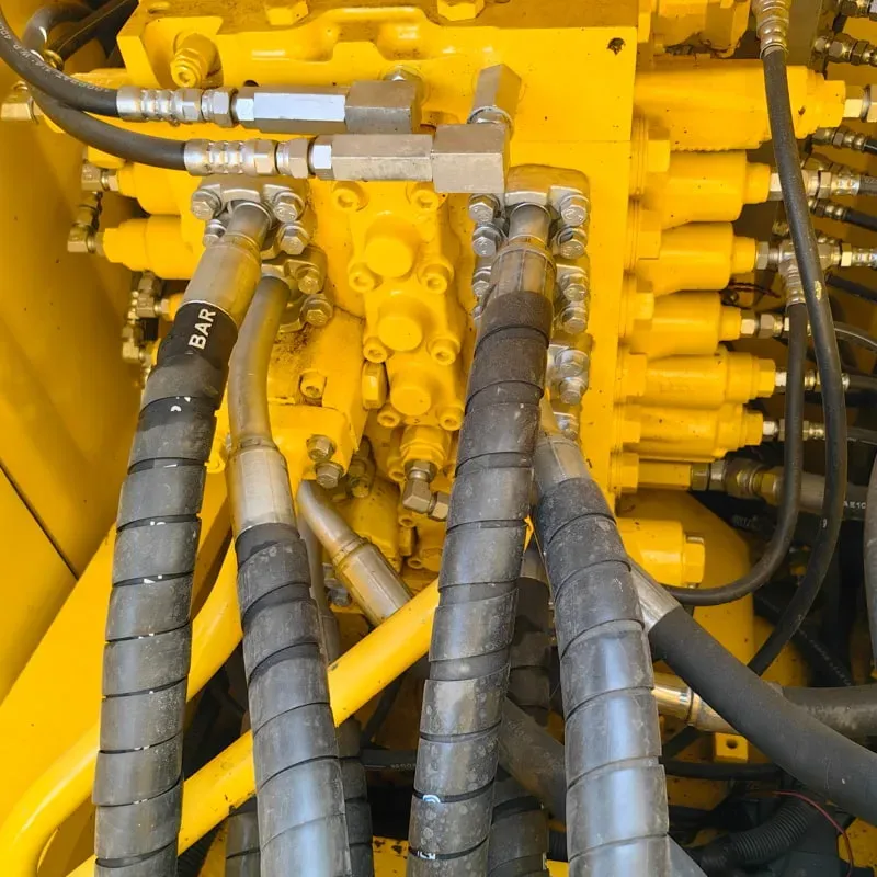UsedKomatsu 200-8Экскаватор