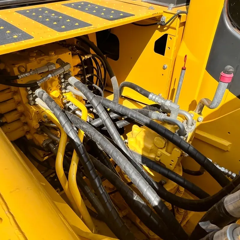 UsedKomatsu 200-8Экскаватор