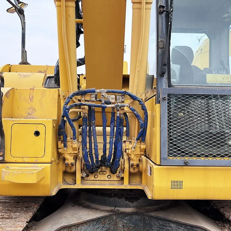UsedKomatsu 128-8Экскаватор