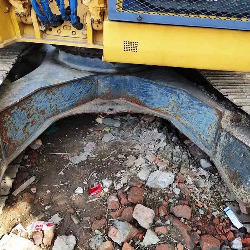 UsedKomatsu 128-8Экскаватор