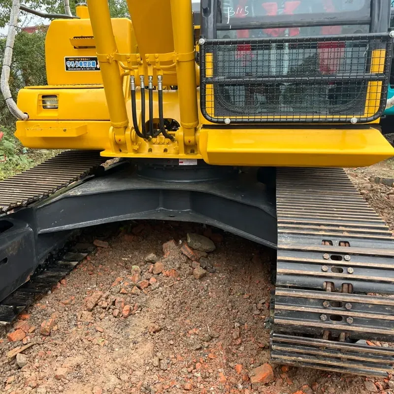 UsedKomatsu 130-7Экскаватор
