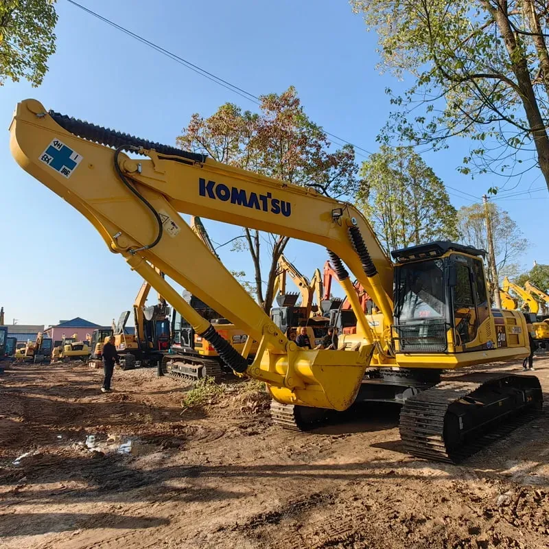 UsedKomatsu 240-8Экскаватор