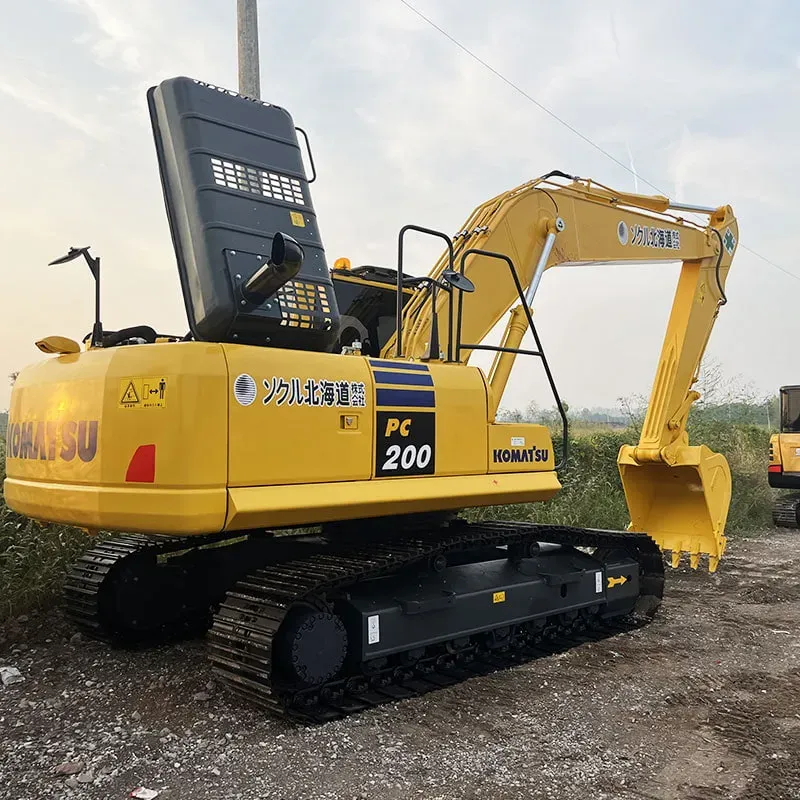 Used Komatsu 200-8 excavator