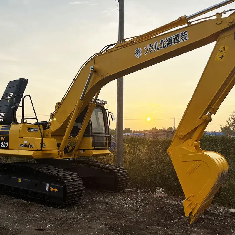 UsedKomatsu 200-8Excavator