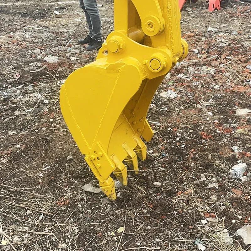 UsedKomatsu 35Экскаватор