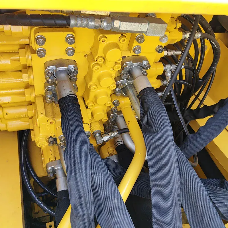 UsedKomatsu 240-8Excavator