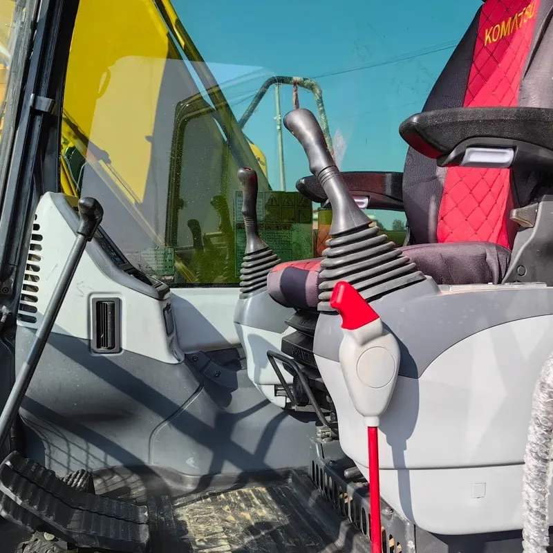 UsedKomatsu 110-7Экскаватор