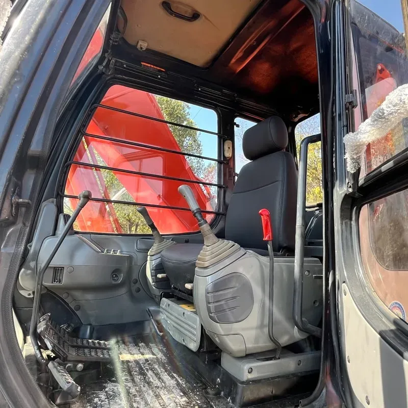 UsedHitachi EX200-5Excavator